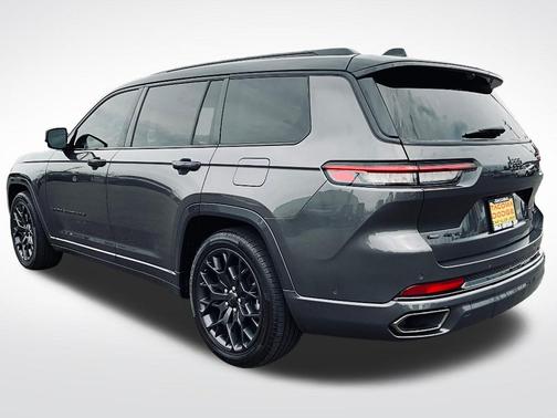 Metallic 2023 Jeep Grand Cherokee L Summit