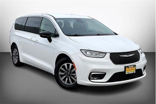 2024 Chrysler Pacifica Hybrid Select