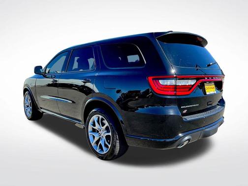 DB Black Crystal Clearcoat 2026 Dodge Durango GT HEMI V8