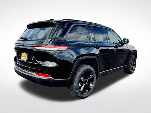 Diamond Black 2026 Jeep Grand Cherokee Limited