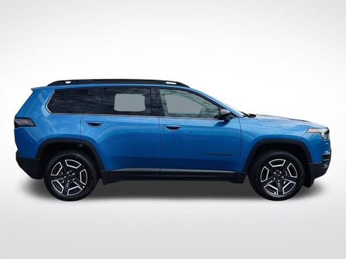 Hydro Blue Pearlcoat 2026 Jeep Cherokee LAREDO/LIMITED