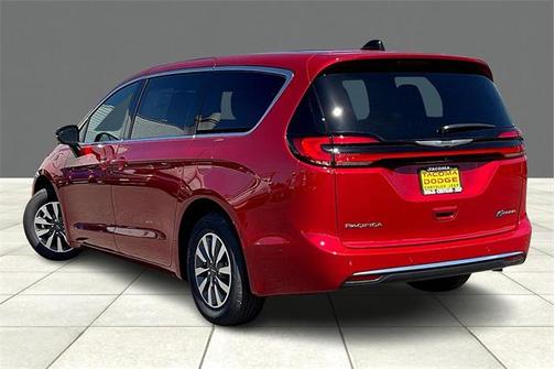 2025 Chrysler Pacifica Hybrid Select