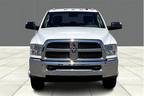 2017 RAM 3500 Tradesman Crew Cab 4x4 8 Box