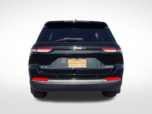 Gloss Black 2027 Jeep Grand Cherokee Laredo X