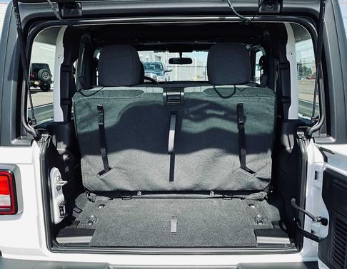 Bright White Clearcoat 2027 Jeep Wrangler Sport