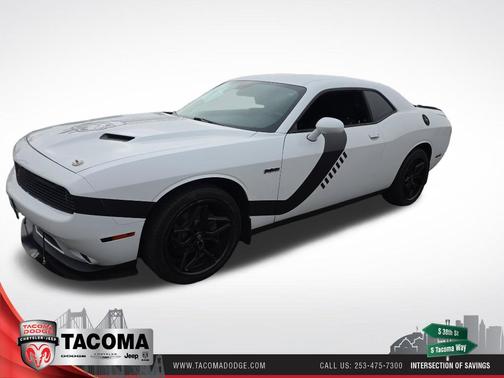 White Knuckle Clearcoat 2018 Dodge Challenger SXT