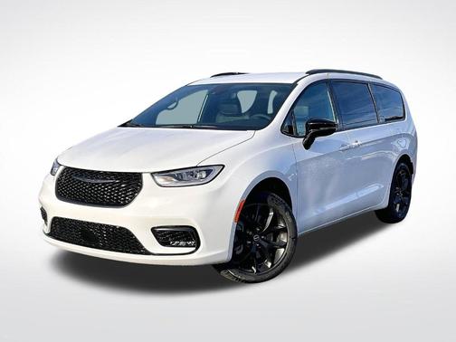 Bright White Clearcoat 2026 Chrysler Pacifica Select