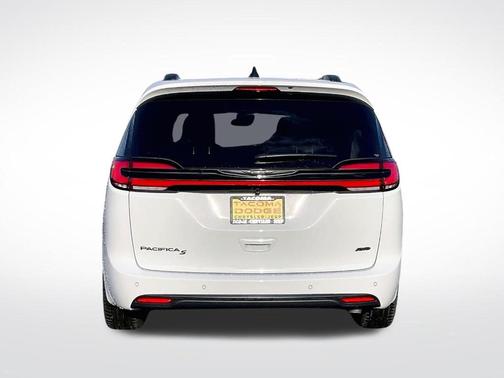 Bright White Clearcoat 2026 Chrysler Pacifica Select