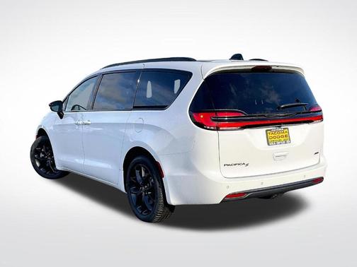Bright White Clearcoat 2026 Chrysler Pacifica Select