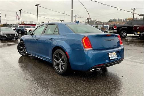 2022 Chrysler 300 Touring L