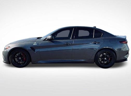 Vesuvio Gray Metallic 2017 Alfa Romeo Giulia Quadrifoglio