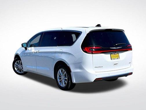 Bright White Clearcoat 2026 Chrysler Pacifica Select