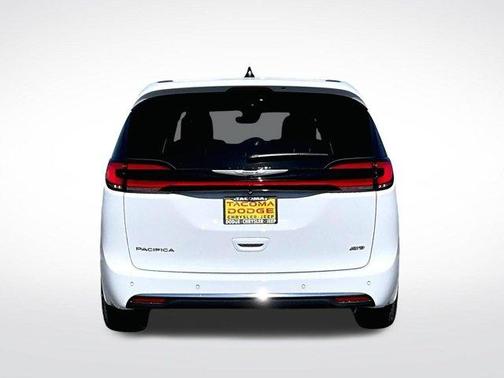 Bright White Clearcoat 2026 Chrysler Pacifica Select