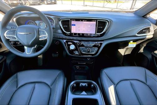 Bright White Clearcoat 2026 Chrysler Pacifica Select
