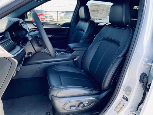 Bright White Clearcoat 2026 Jeep Grand Cherokee L Limited