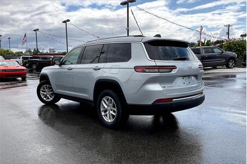 2021 Jeep Grand Cherokee L Laredo 4x4