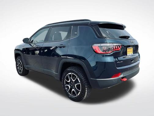 Fathom Blue Pearlcoat 2026 Jeep Compass Trailhawk