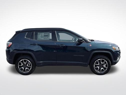 Fathom Blue Pearlcoat 2026 Jeep Compass Trailhawk