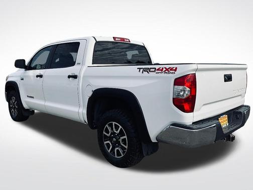 Super White 2017 Toyota Tundra SR5