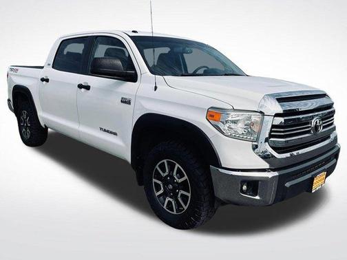Super White 2017 Toyota Tundra SR5
