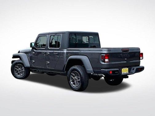 Granite Crystal Clearcoat Metallic 2026 Jeep Gladiator Sport