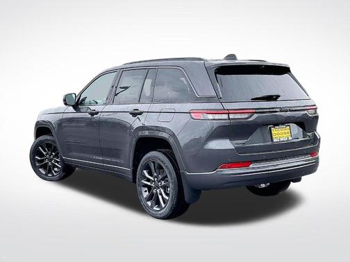 Metallic 2026 Jeep Grand Cherokee Limited