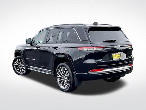Diamond Black 2026 Jeep Grand Cherokee Summit