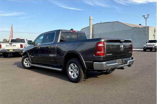 2020 RAM 1500 Laramie Crew Cab 4x4 64' Box