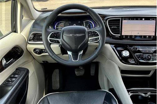 2023 Chrysler Pacifica Hybrid Limited