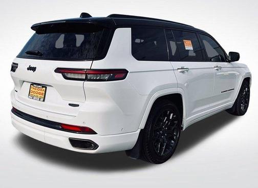 Bright White Clearcoat 2024 Jeep Grand Cherokee L Summit