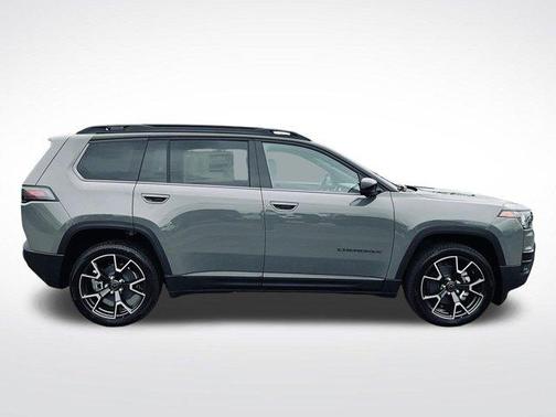 Sting Gray Clearcoat 2026 Jeep Cherokee Overland