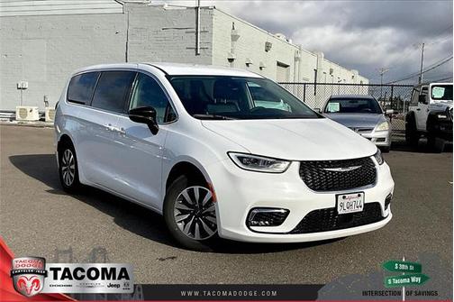 2024 Chrysler Pacifica Hybrid Select