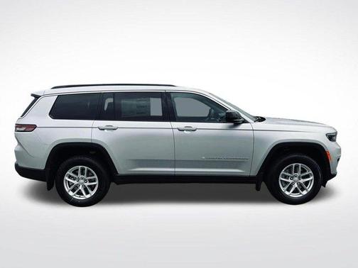 Silver Zynith 2026 Jeep Grand Cherokee L Laredo