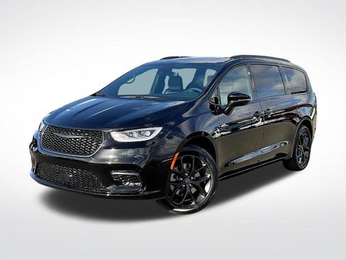 Diamond Black 2026 Chrysler Pacifica Limited