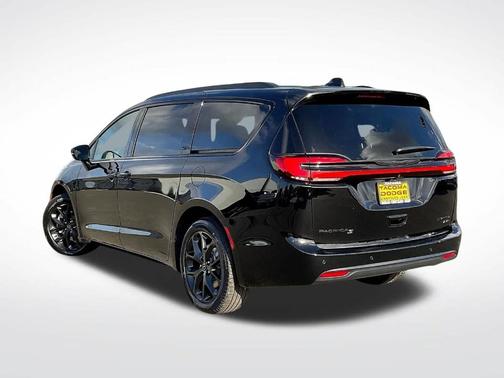 Diamond Black 2026 Chrysler Pacifica Limited