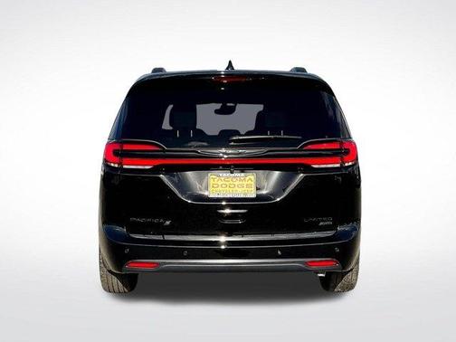 Diamond Black 2026 Chrysler Pacifica Limited