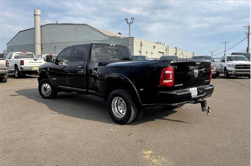 2021 RAM 3500 Laramie Crew Cab 4x4 8 Box