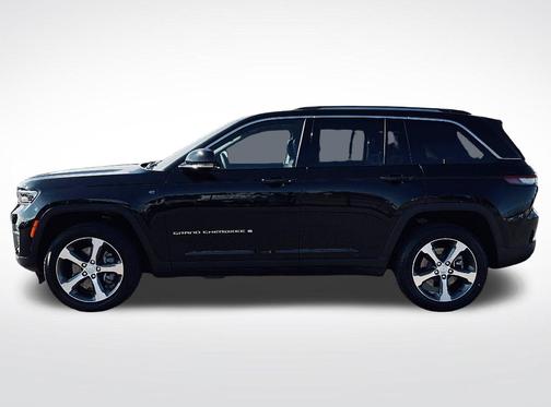 Diamond Black 2022 Jeep Grand Cherokee 4xe Base