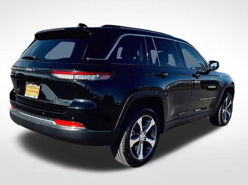 Diamond Black 2022 Jeep Grand Cherokee 4xe Base