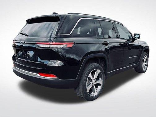 Diamond Black 2022 Jeep Grand Cherokee 4xe Base