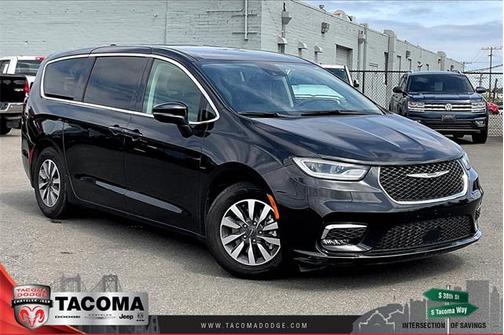 2023 Chrysler Pacifica Hybrid Touring L