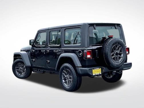 Black Clearcoat 2026 Jeep Wrangler Sport