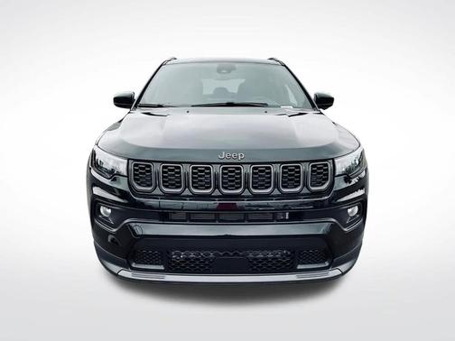 Diamond Black 2026 Jeep Compass Latitude