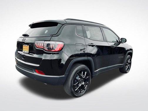 Diamond Black 2026 Jeep Compass Latitude