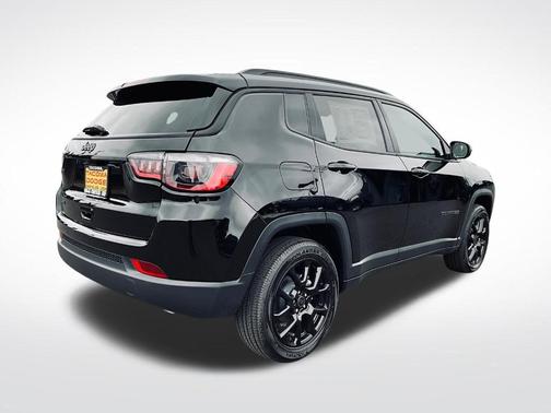 Diamond Black 2026 Jeep Compass Latitude