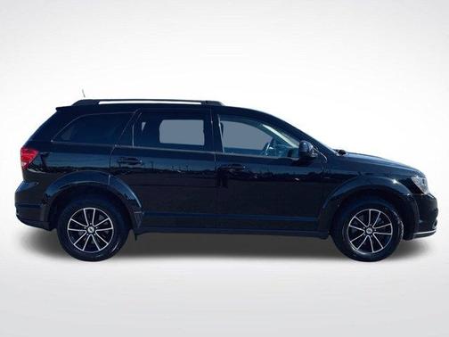 Pitch Black Clearcoat 2019 Dodge Journey SE