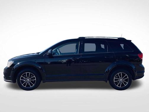 Pitch Black Clearcoat 2019 Dodge Journey SE