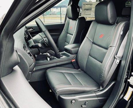 DB Black Crystal Clearcoat 2026 Dodge Durango GT