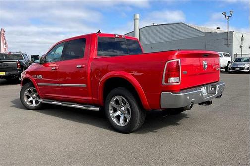 2018 RAM 1500 Laramie Crew Cab 4x4 57' Box