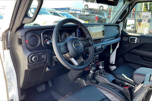 Bright White Clearcoat 2025 Jeep Gladiator Rubicon